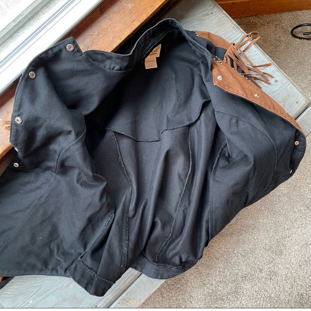 Vintage Roaman’s Western Fringe Jacket
Channel your inner Cowgirl! - Picture 7 of 8